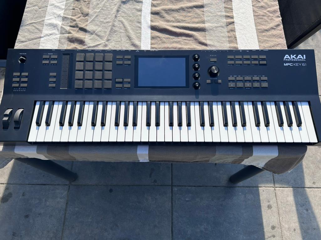 Akai MPC Key61 + 500GB, Ophalen of Verzenden, Zo goed als nieuw, 61 toetsen, Overige merken