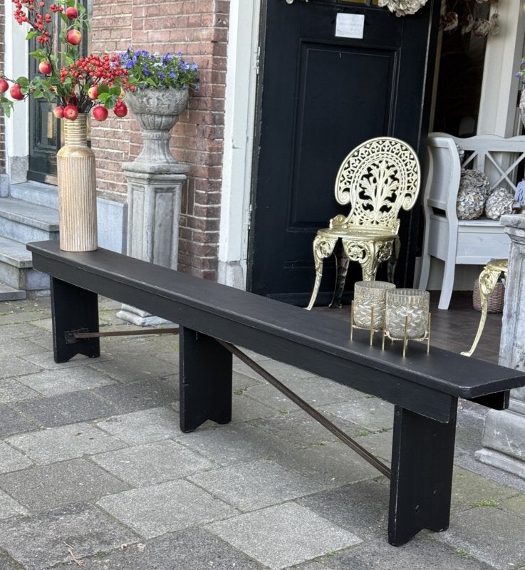 Antieke kerkbank oud kerkbankje, lang smal zwart bankje VdlM, Ophalen