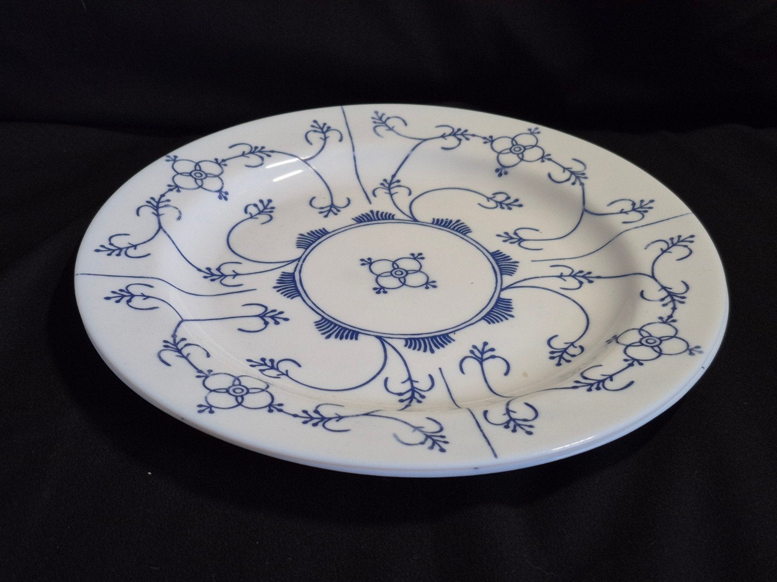 2x Arcopal blauw-witte dinerborden 27cm, Ophalen of Verzenden, Zo goed als nieuw, Glas, Bord(en)