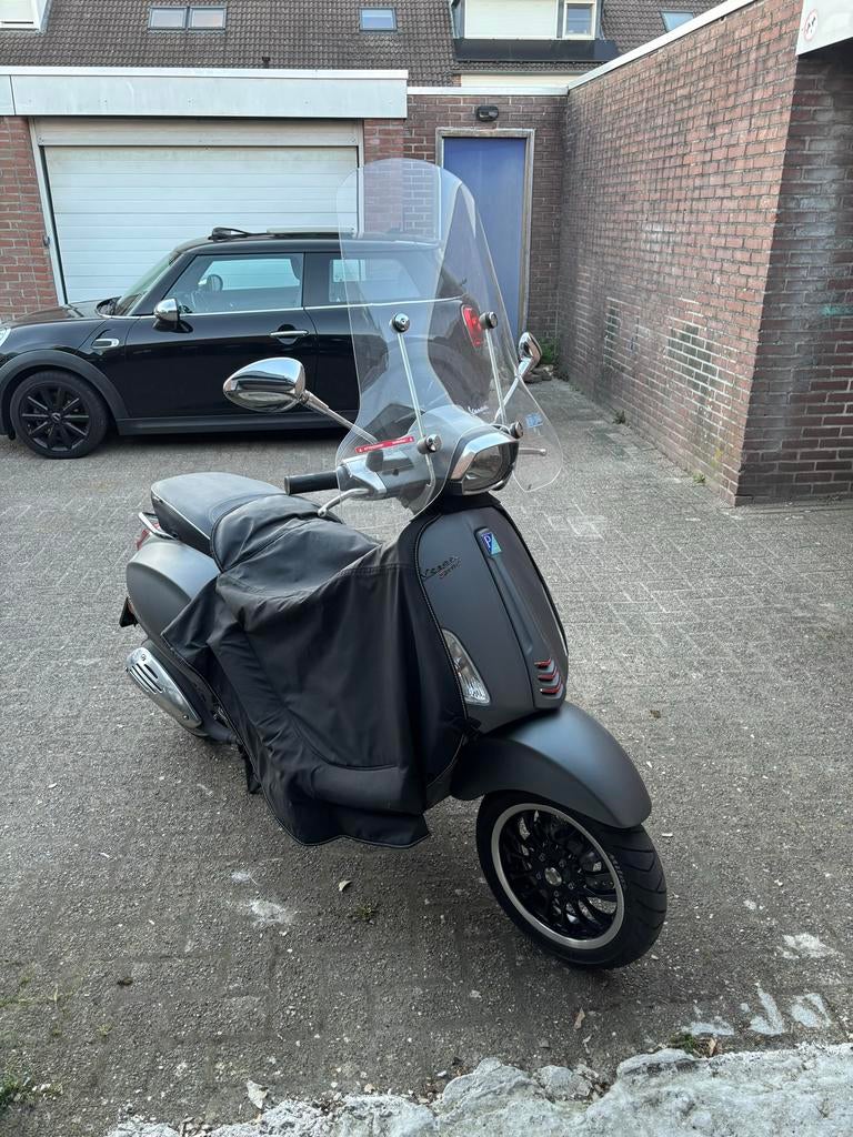 Vespa Sprint 50cc Matgrijs - Zo goed als nieuw lage km 1799, Ophalen, Zo goed als nieuw, Maximaal 45 km/u, Overige modellen