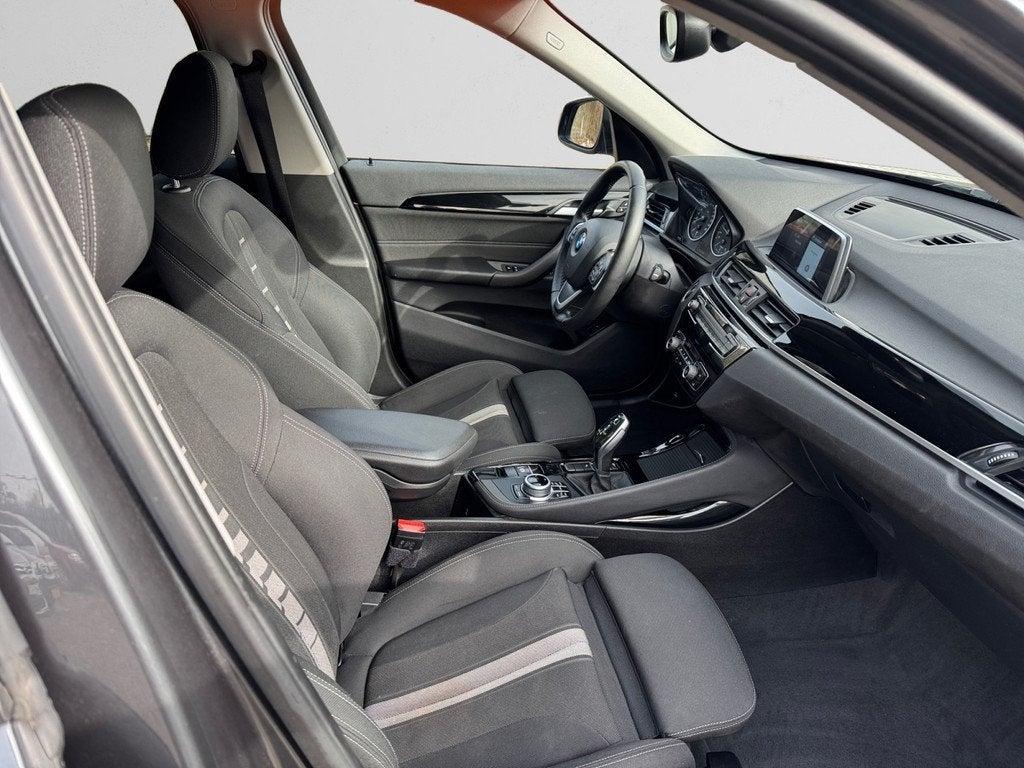 BMW X1 sDrive18i High Executive Aut- Sport Interieur, Stoelv, Auto's, BMW, Stof, Gebruikt, Met garantie (alle), Origineel Nederlands