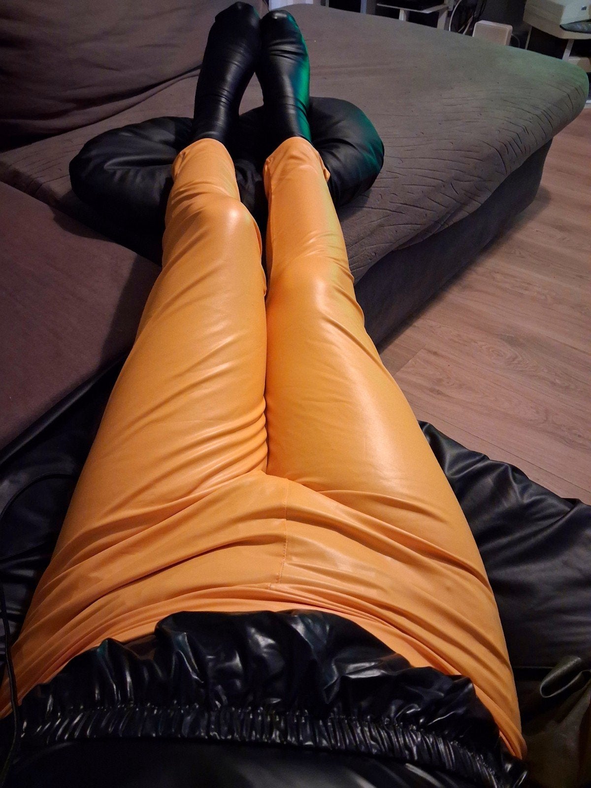 Gele pu legging ,pvc broekje,pu hemdje,pu leren sokken, Kleding | Dames, Verzenden, Nieuw, Maat 46/48 (XL) of groter