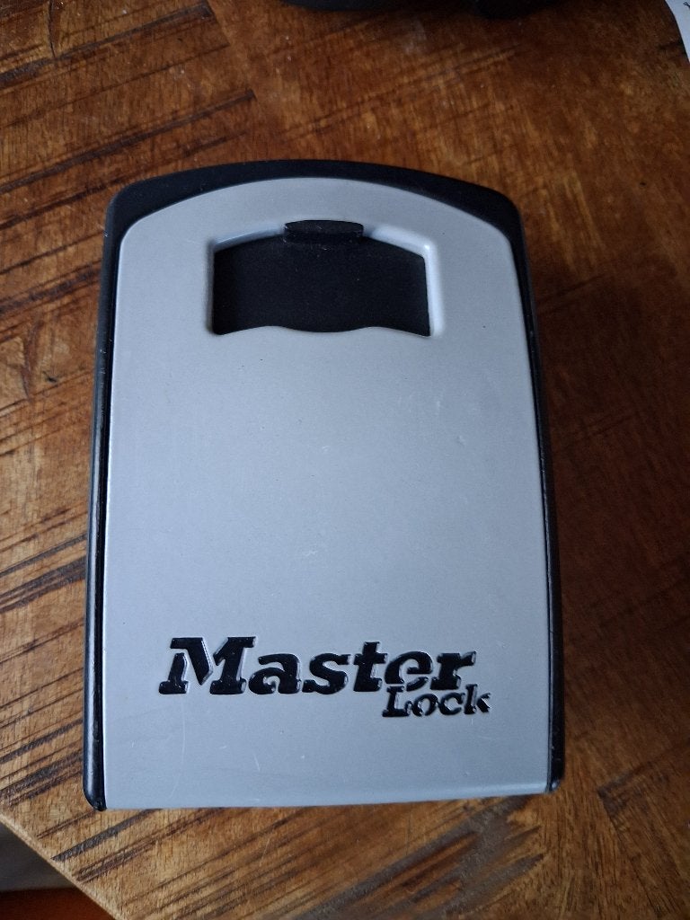 masterlock sleutelkluis, Ophalen of Verzenden, Zo goed als nieuw, IJzer, Slot