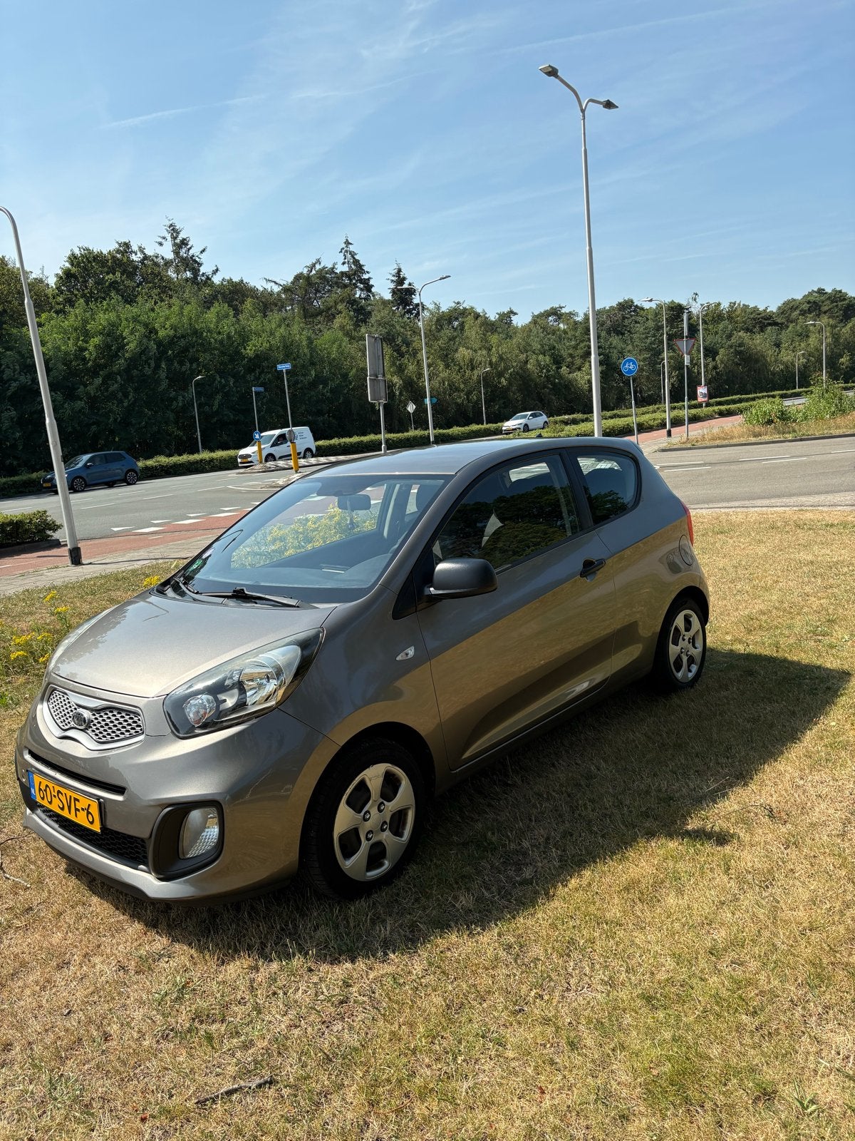 Kia Picanto 1.0 Cvvt 3-DRS 2012 Grijs APK aug-2027, Voorwielaandrijving, 400 kg, Origineel Nederlands, Handgeschakeld