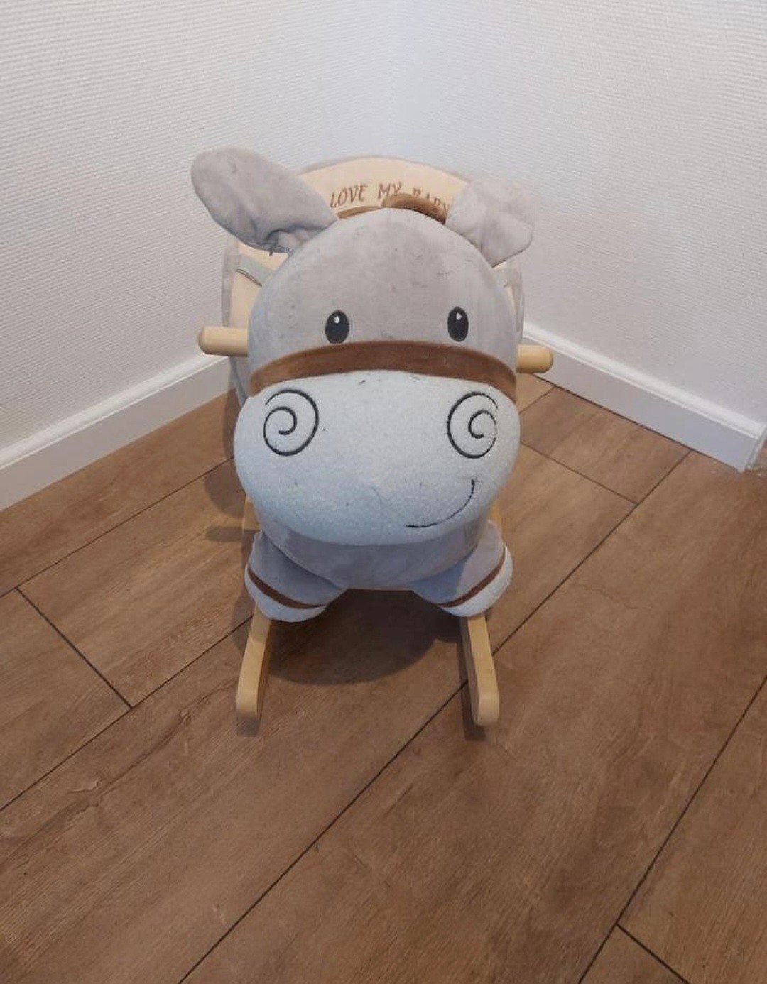 Leuke hobbelezel met riempje bij de zitting, Kinderen en Baby's, Ophalen