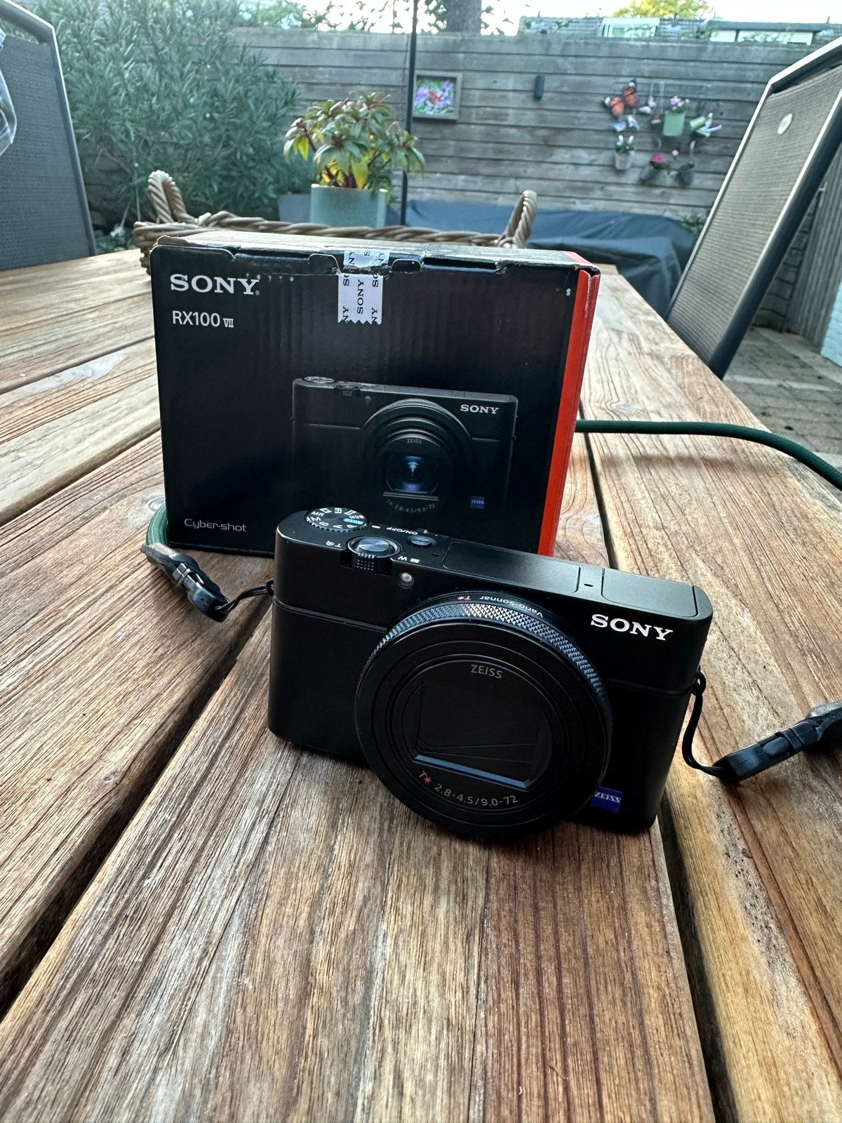Sony RX100 VII Compactcamera te koop incl. accessoires, Ophalen, Ingebouwde flitser, Zo goed als nieuw, Compactcamera