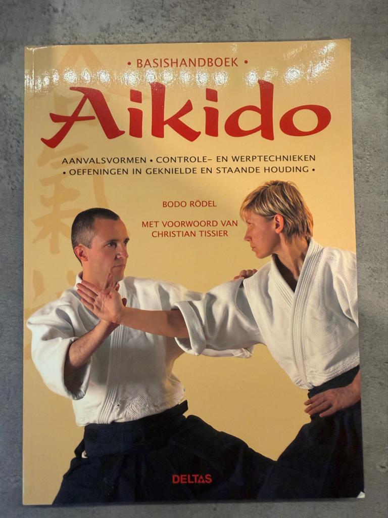 Aikido Basishandboek - Aanvalsvormen & Technieken Nieuw, Ophalen of Verzenden, Gelezen, Vechtsport