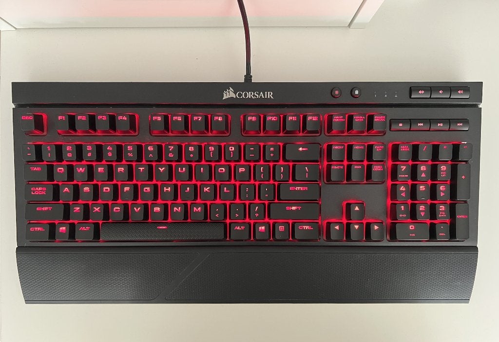Corsair K68 Red - Mechanisch Gaming Toetsenbord / Keyboard, Computers en Software, Toetsenborden, Ophalen, Verlichte toetsen, Zo goed als nieuw