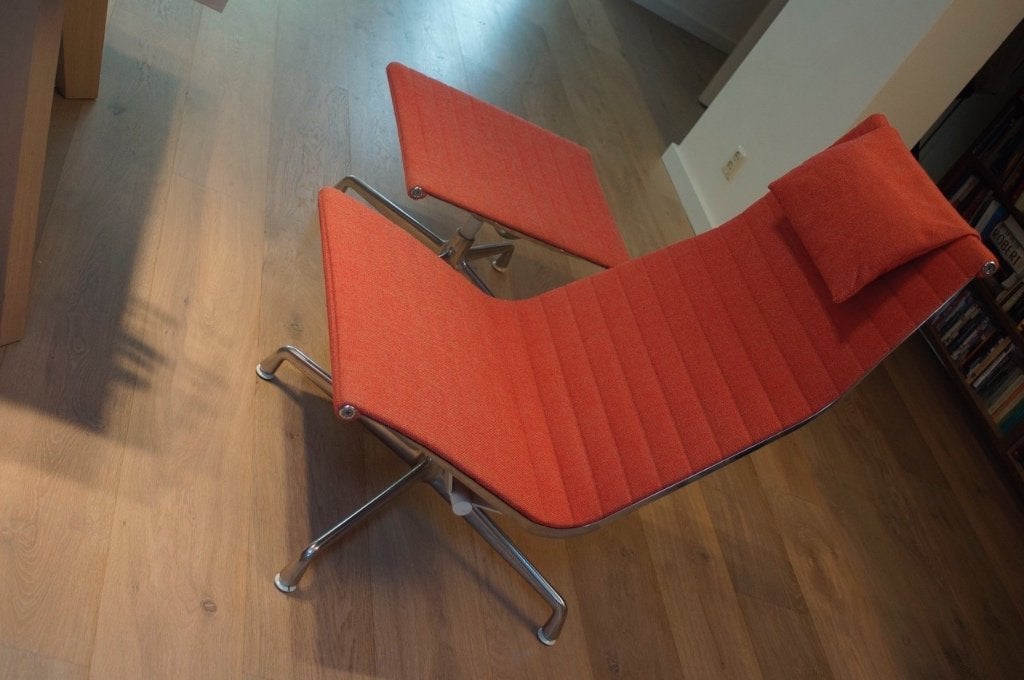 Vitra original Eames lounge chair met hocker z.g.a.n., Ophalen, 100 tot 125 cm, Zo goed als nieuw, Stof