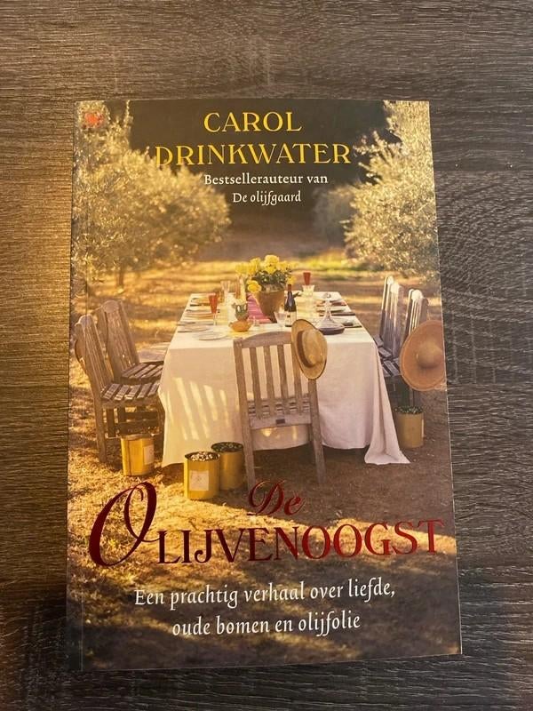 De Olijvenoogst - Carol Drinkwater, Boeken, Ophalen of Verzenden, Zo goed als nieuw, Carol Drinkwater, Europa overig