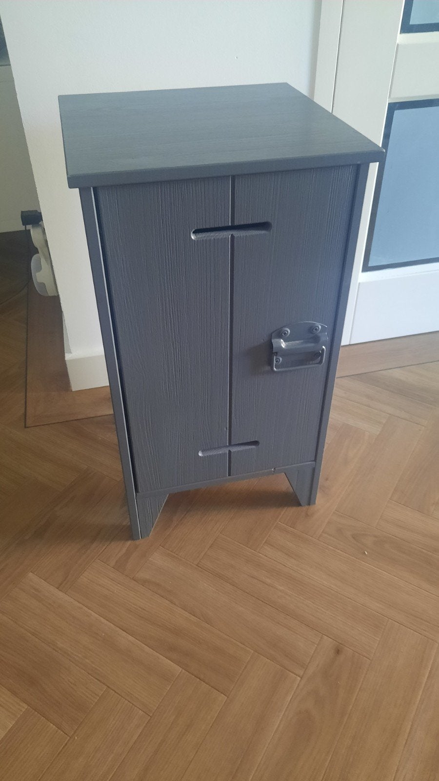 WOOOD nachtkastje Kluis 64x37x35 cm, Ophalen, Zo goed als nieuw