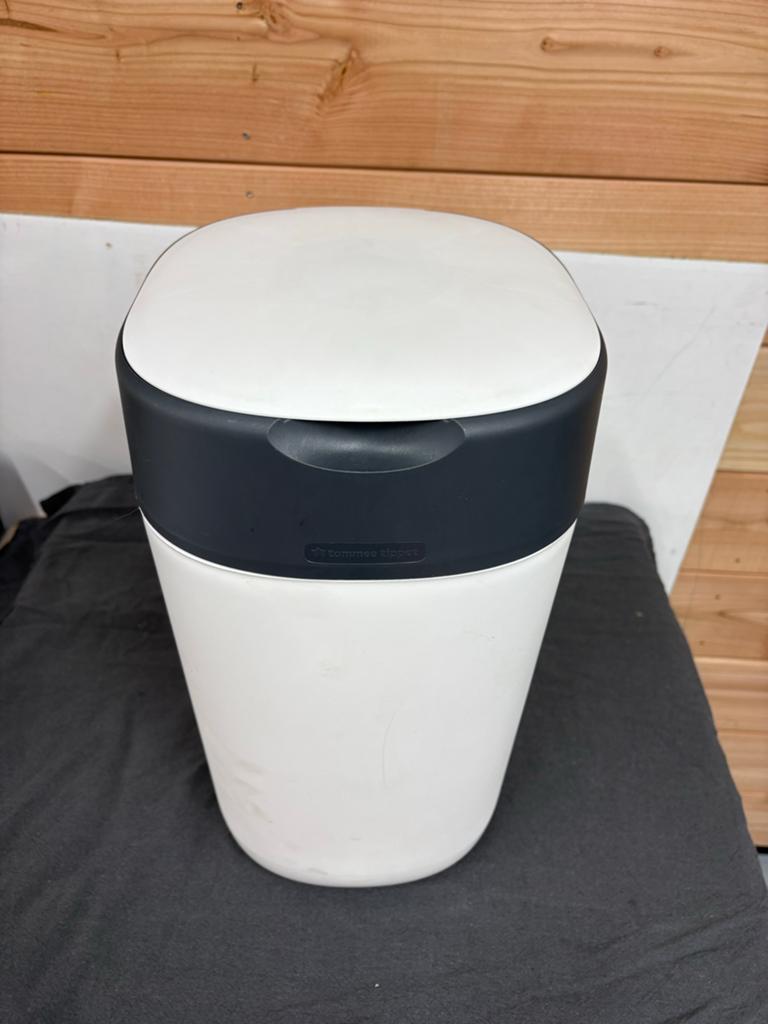 Tommee Tippee Sangenic Luieremmer, Kinderen en Baby's, Badjes en Verzorging, Ophalen, Zo goed als nieuw, Luieremmer