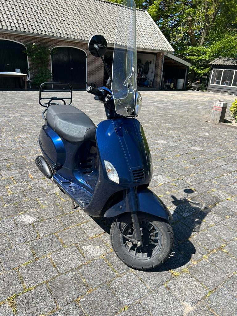AGM VX50 scooter - recent motorblok (1,5 jaar), Fietsen en Brommers, Snorfietsen en Snorscooters, Gebruikt, Overige merken, Benzine