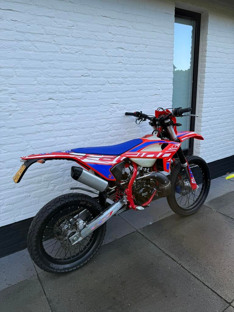 Beta RR50 Enduro Racing, Fietsen en Brommers, Brommers | Derbi, Ophalen, 6 versnellingen, Maximaal 45 km/u, Zo goed als nieuw