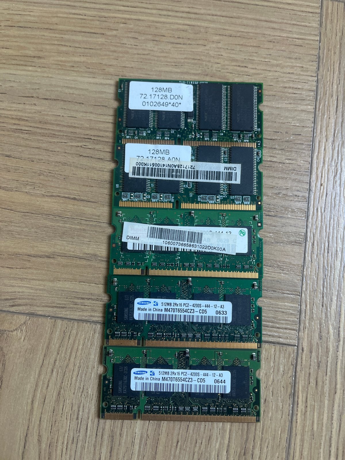 Samsung RAM Geheugen: 3x 128MB, 2x 512MB (DDR2), Samsung, Server, Ophalen of Verzenden, DDR2