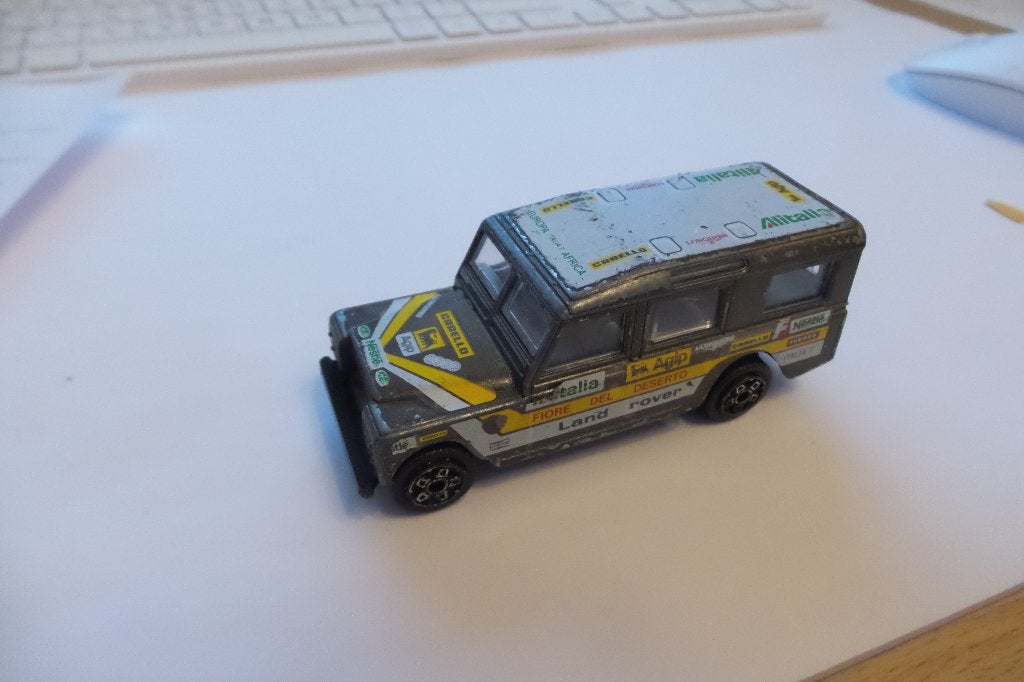 landrover burago 1/43, Ophalen of Verzenden, Zo goed als nieuw, Auto, Overige merken