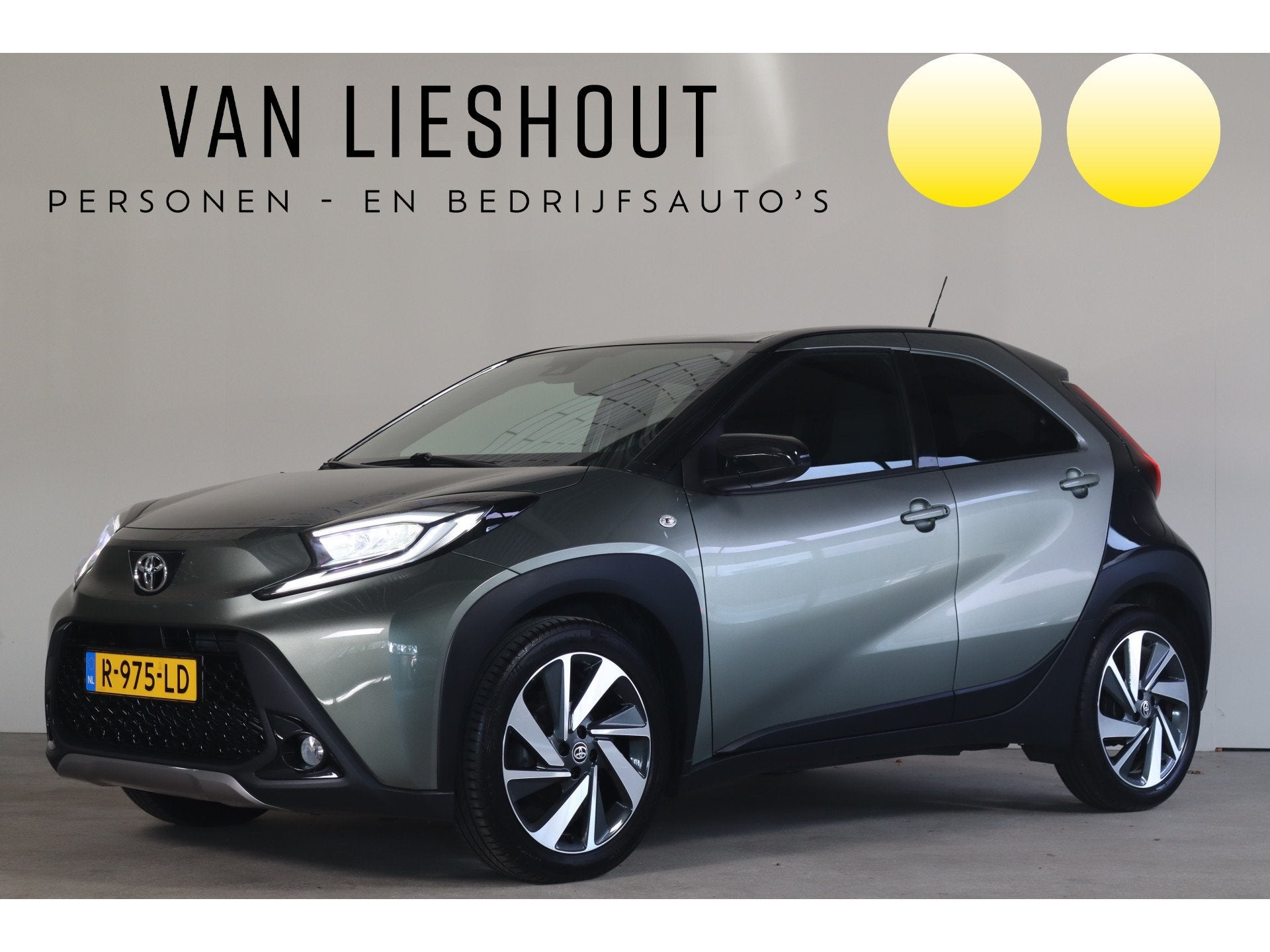 Toyota Aygo X 1.0 VVT-i S-CVT Envy NL-Auto! Apple Car-Play I, Auto's, Gebruikt, 4 stoelen, Leder en Stof, Origineel Nederlands