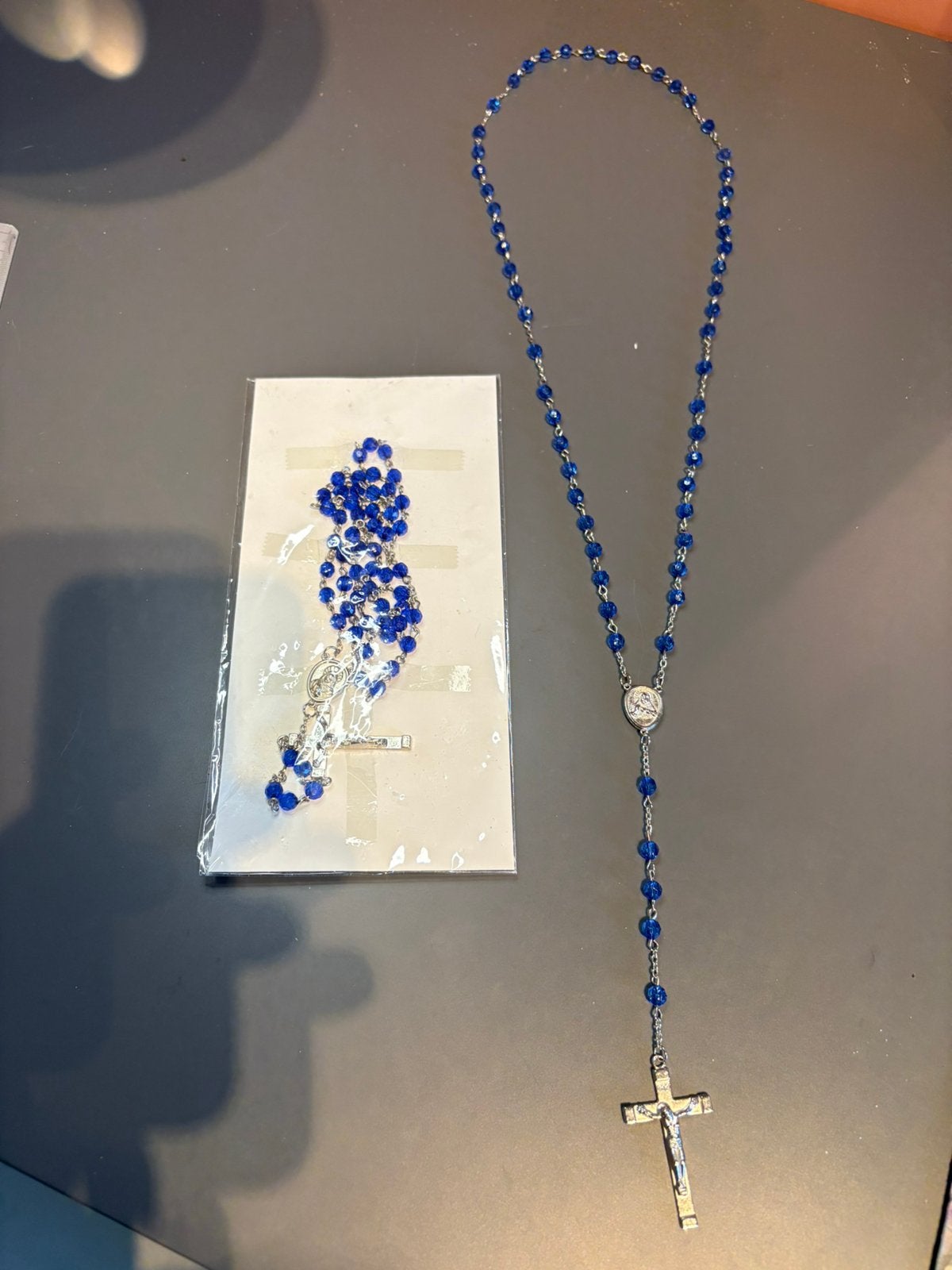 (H.1.1)rozenkransen blauwe kralen Maria crucifix religieus, Verzenden