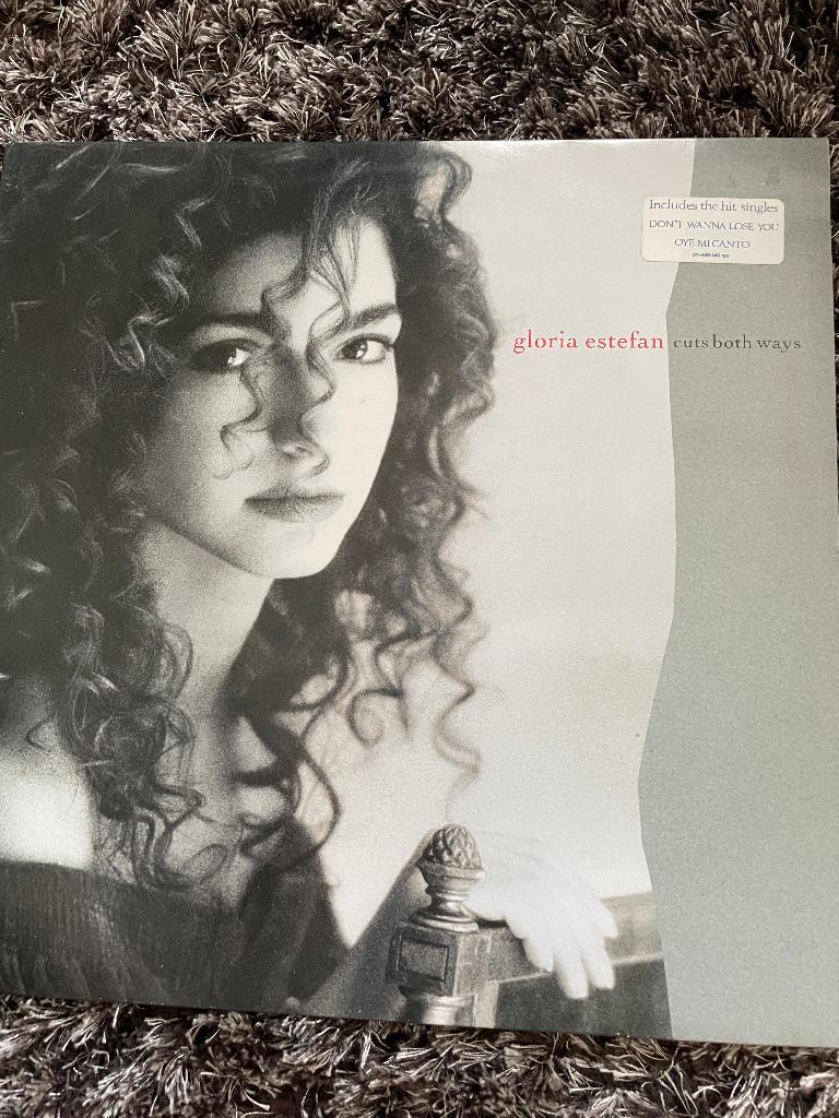 Gloria Estefan - Cuts Both Ways, Cd's en Dvd's, Ophalen of Verzenden, 1980 - 1989, Gebruikt