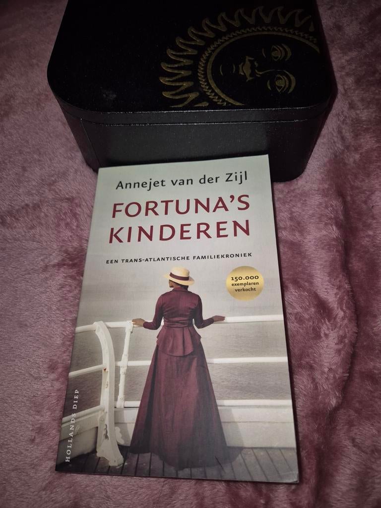 Fortuna's Kinderen - Annejet van der Zijl, Boeken, Ophalen of Verzenden, Gelezen, Annejet van der Zijl, Overige