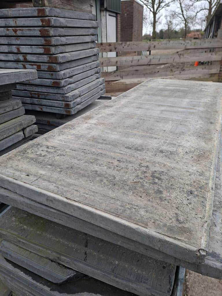 Restant partij massieve kunststof steenschotten b keus, Doe-het-zelf en Verbouw, Hout en Planken, Minder dan 25 mm, Ophalen of Verzenden