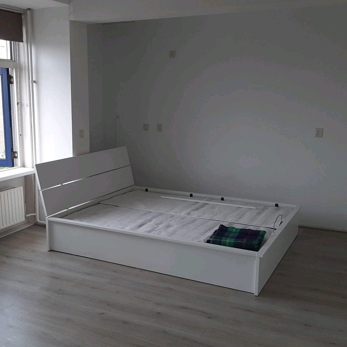 Bed met opbergruimte, 160cm breed, Huis en Inrichting, Slaapkamer | Bedden, Ophalen, Wit, Tweepersoons, 200 cm