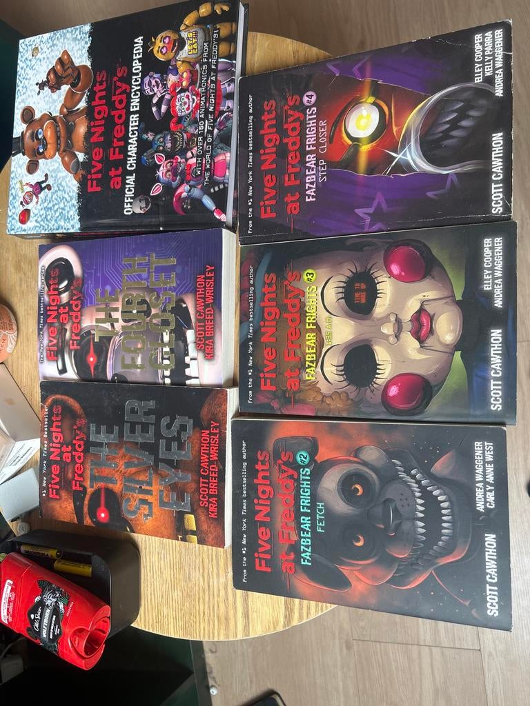 Fnaf boeken, Ophalen of Verzenden, Zo goed als nieuw