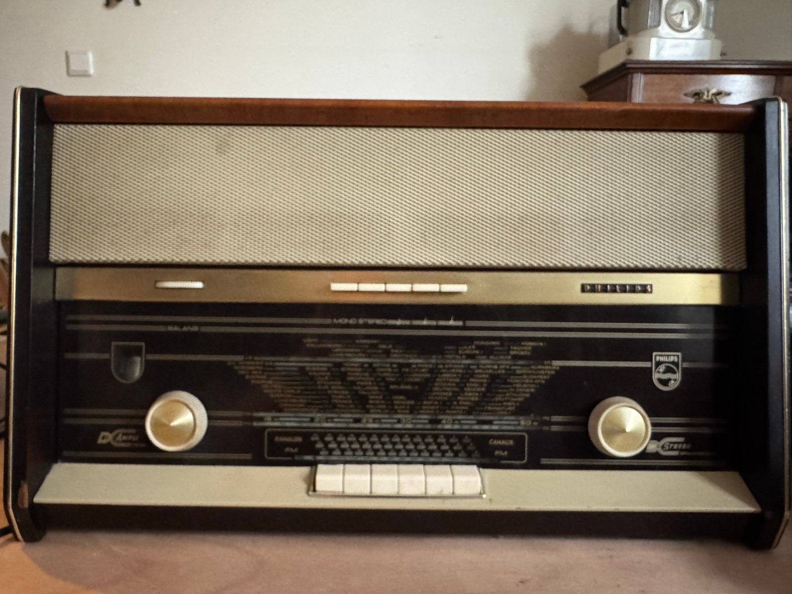 Philips vintage buizenradio met platenspeler - ca. 1960 - st, Audio, Tv en Foto, Vintage Televisies, Ophalen, Niet werkend, Philips