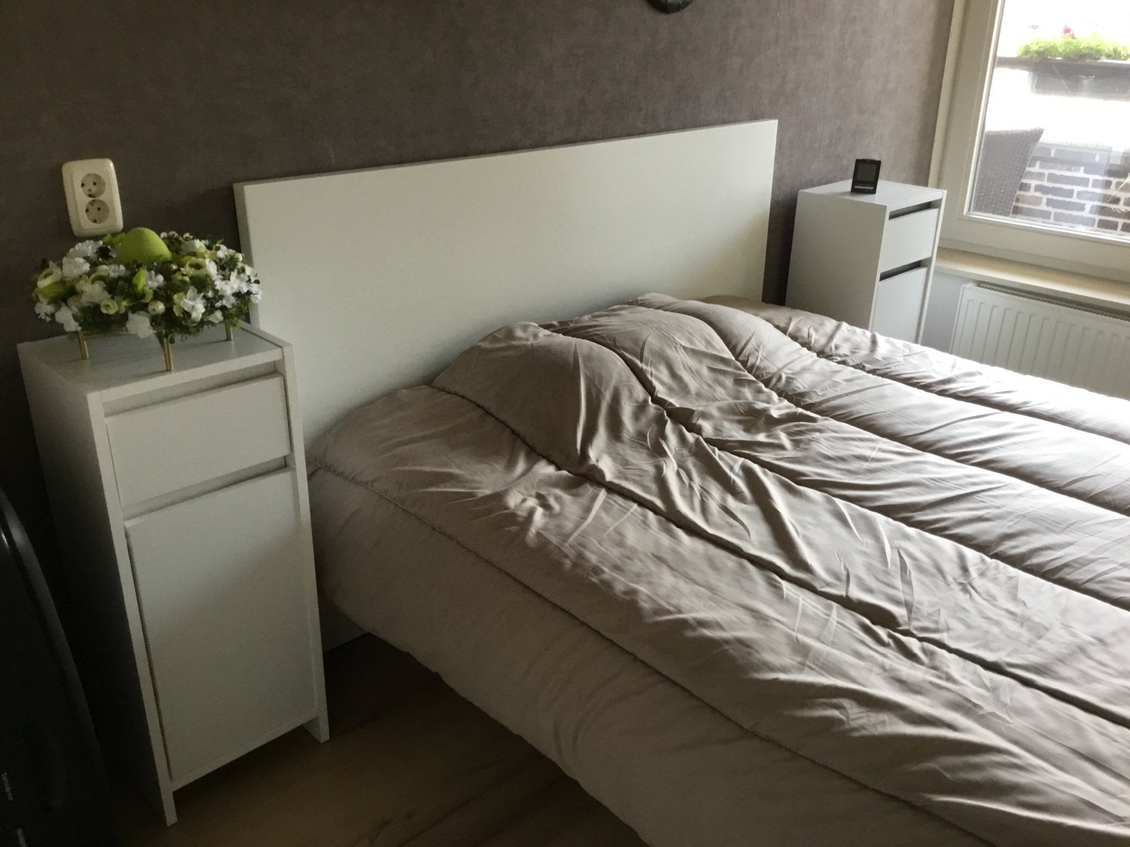 Ikea bed 140x200 compleet met toebehoren en nachtkastjes, Ophalen, Gebruikt, Wit, Tweepersoons