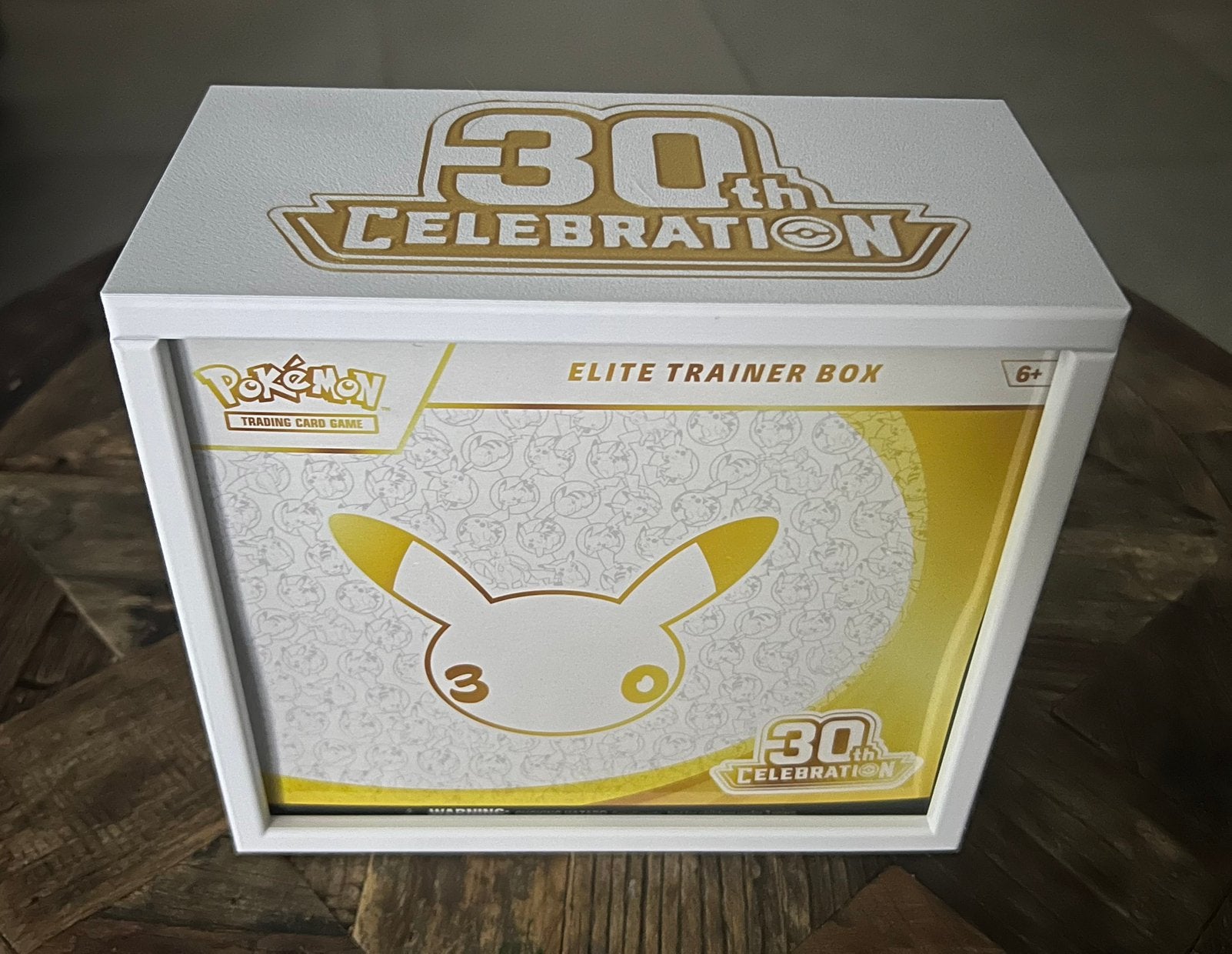 Pokémon 30th Celebration Elite Trainer Box, Ophalen of Verzenden, Nieuw, Overige typen
