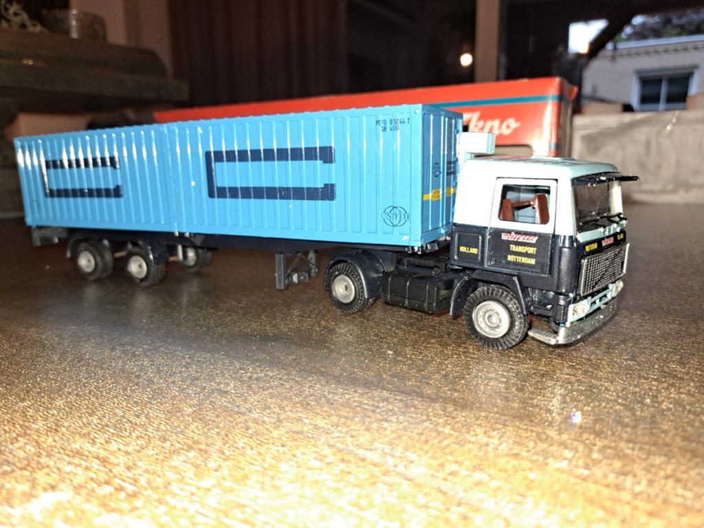 Volvo F12 Vitesse Transport Rotterdam. (Tekno), Hobby en Vrije tijd, Ophalen of Verzenden, Zo goed als nieuw, Bus of Vrachtwagen