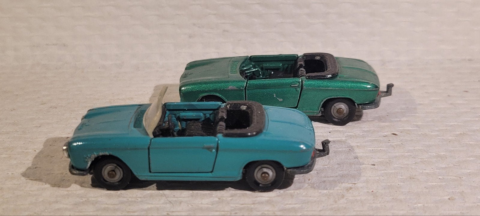 2 X Oude Majorette Peugeot 204C , 204 Cabriolet, Ophalen of Verzenden, Gebruikt, Auto, Majorette