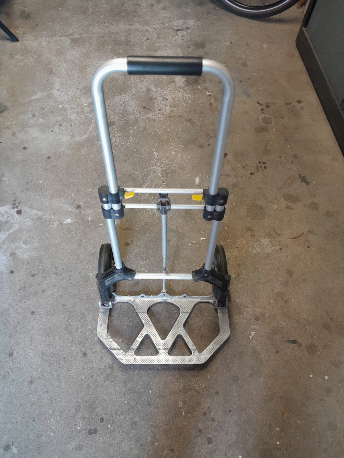 Opvouwbare trolly - Handig en Compact, Doe-het-zelf en Verbouw, 60 tot 80 liter, Ophalen of Verzenden, Gebruikt, Steekwagen
