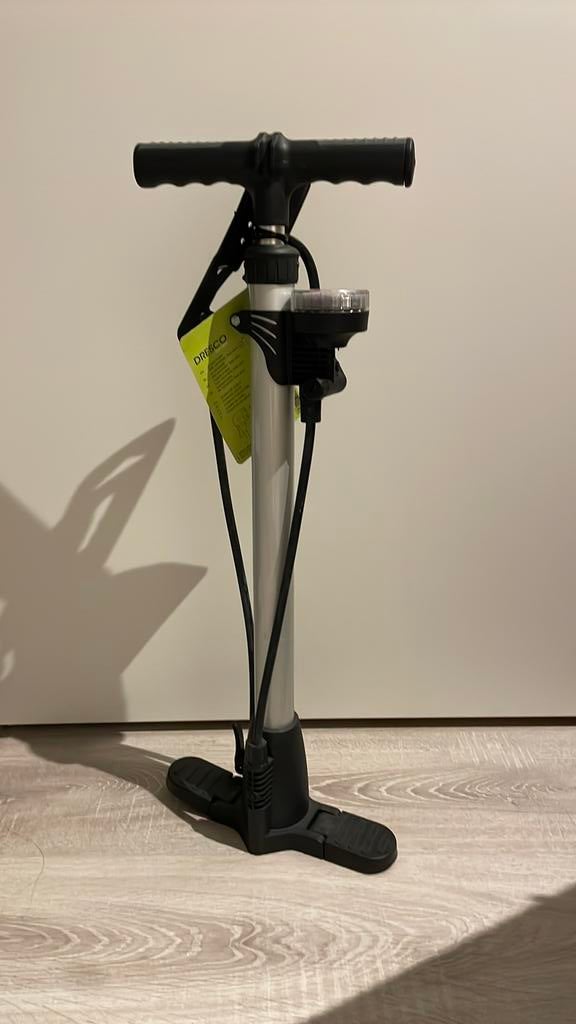 Bike pump | Nieuw (Only used 3x), Ophalen of Verzenden, Zo goed als nieuw