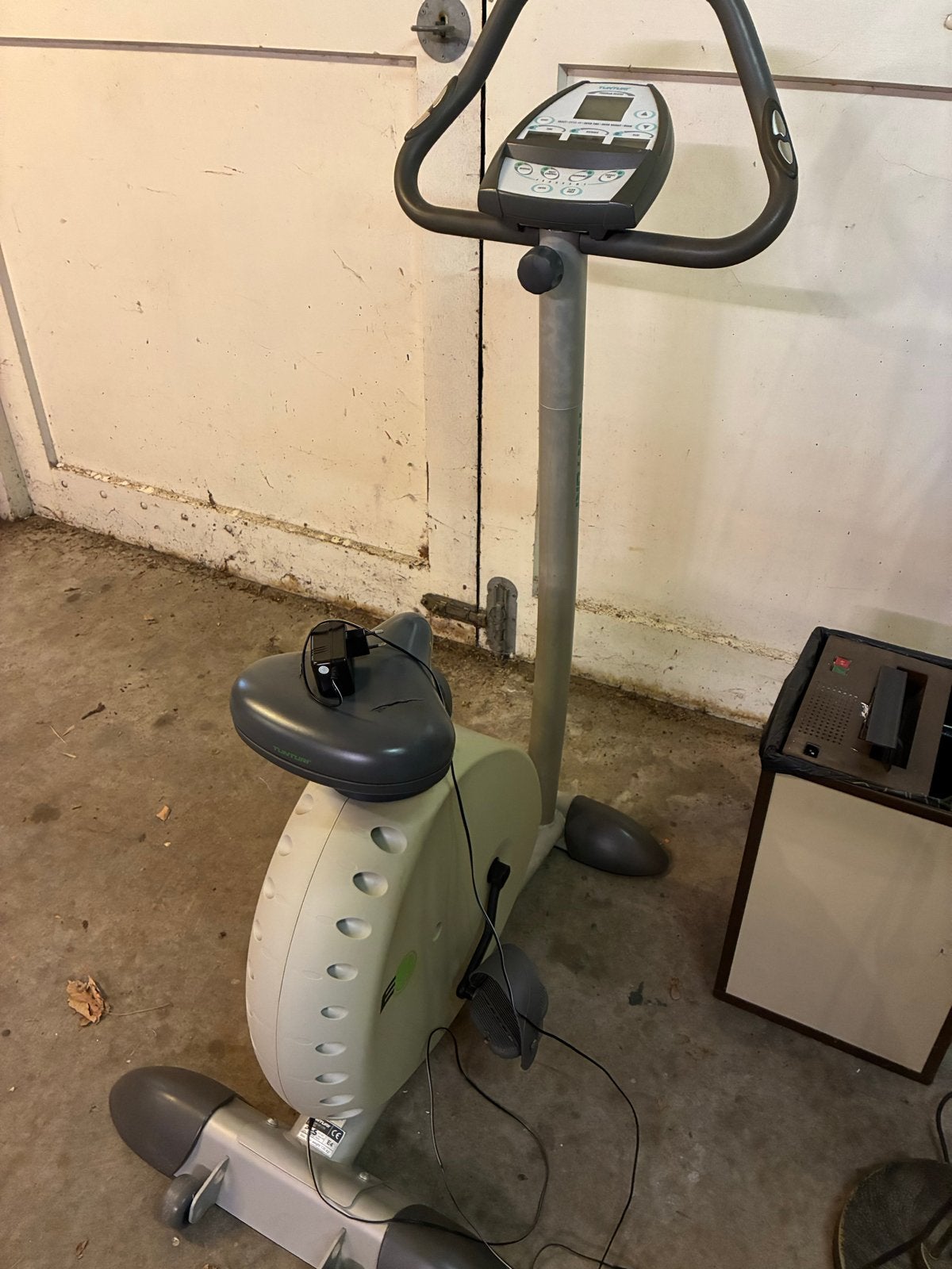 Tunturi Hometrainer - Perfect voor thuisworkouts, Ophalen, Gebruikt, Metaal, Benen