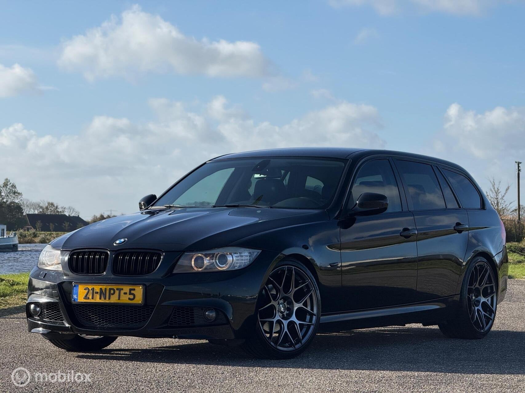BMW 3-serie Touring 318i Line M Sport !, Euro 5, 4 cilinders, Zwart, Origineel Nederlands