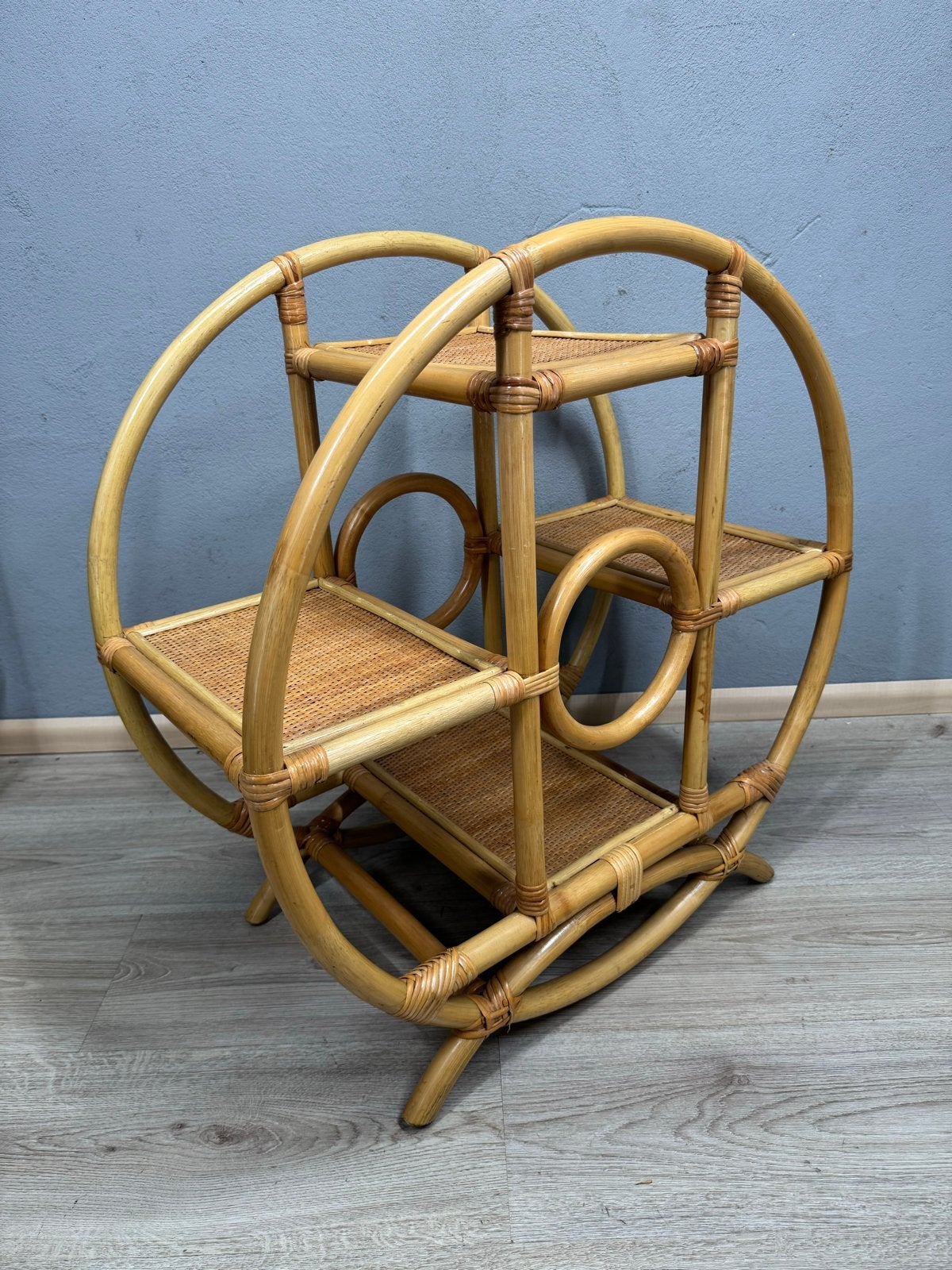Vintage Rotan Tijdschriftenrek / Plantenstandaard h71 b69, Ophalen of Verzenden