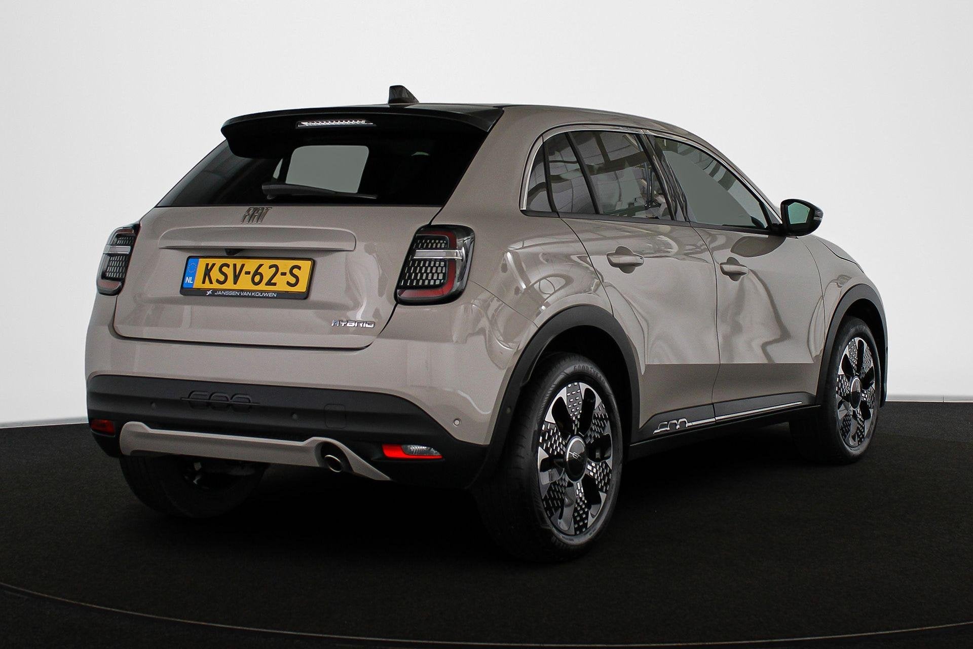 Fiat 600 1.2 Hybrid La Prima Leder Stoelverwarming Massage K, Auto's, Gebruikt, Euro 6, 1199 cc, 620 kg