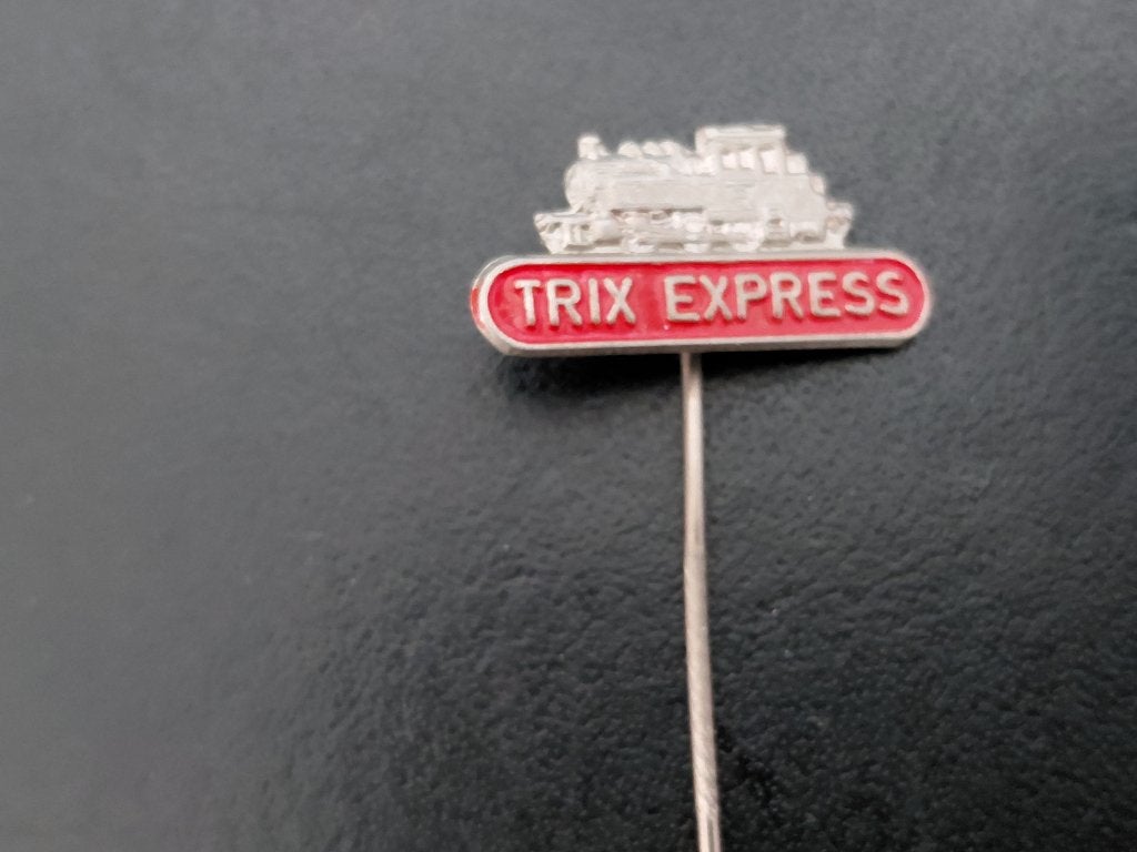 metalen speldje, Trix Express, jaren '60., Verzamelen, Speldjes, Pins en Buttons, Verzenden, Gebruikt, Merk, Speldje of Pin