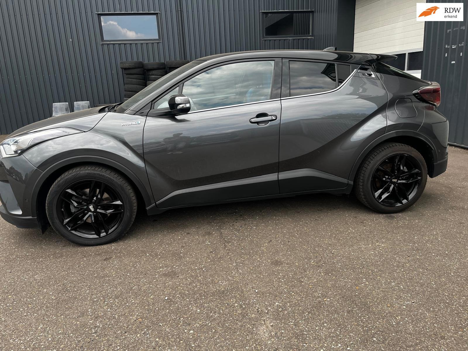 Toyota C-HR 1.8 Hybrid Bi-Tone, Auto's, Euro 6, 4 cilinders, 26 km/l, Hybride Elektrisch/Benzine