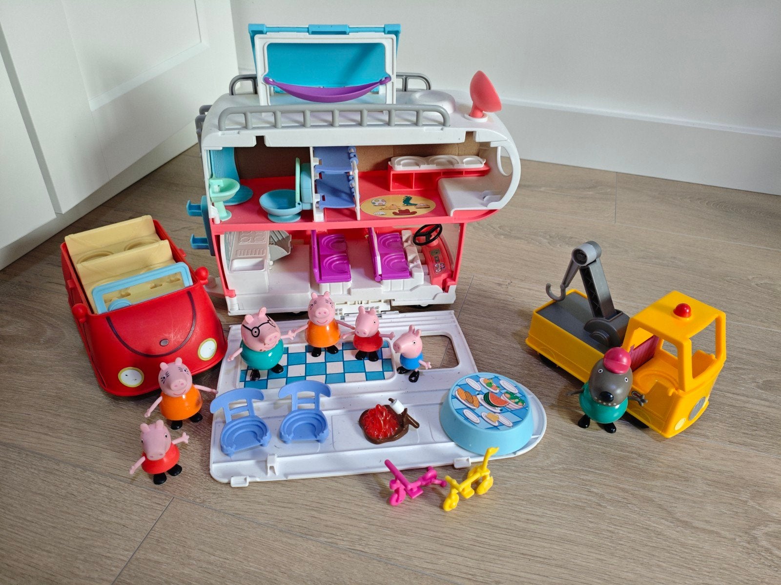 Peppa Pig bus, camper of caravan. opa Henk en auto, Ophalen of Verzenden, Zo goed als nieuw