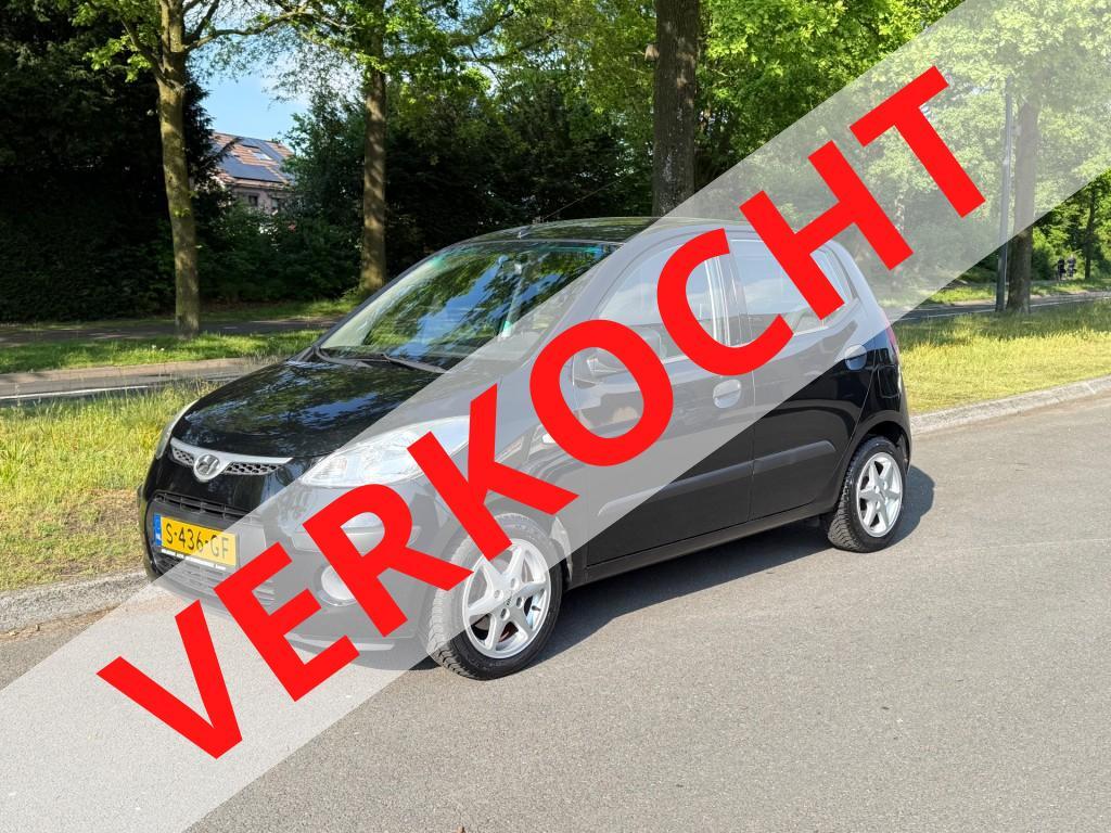 Hyundai I10 1.1 DYNAMIC COOL BJ.2009 LAGE KM ALL-SEASON BAND, Gebruikt, 31 €/maand, 4 cilinders, Zwart