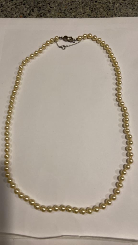 Parelketting met zilveren slot gemerkt 925, Ophalen of Verzenden, Zilver, Ketting, Met edelsteen