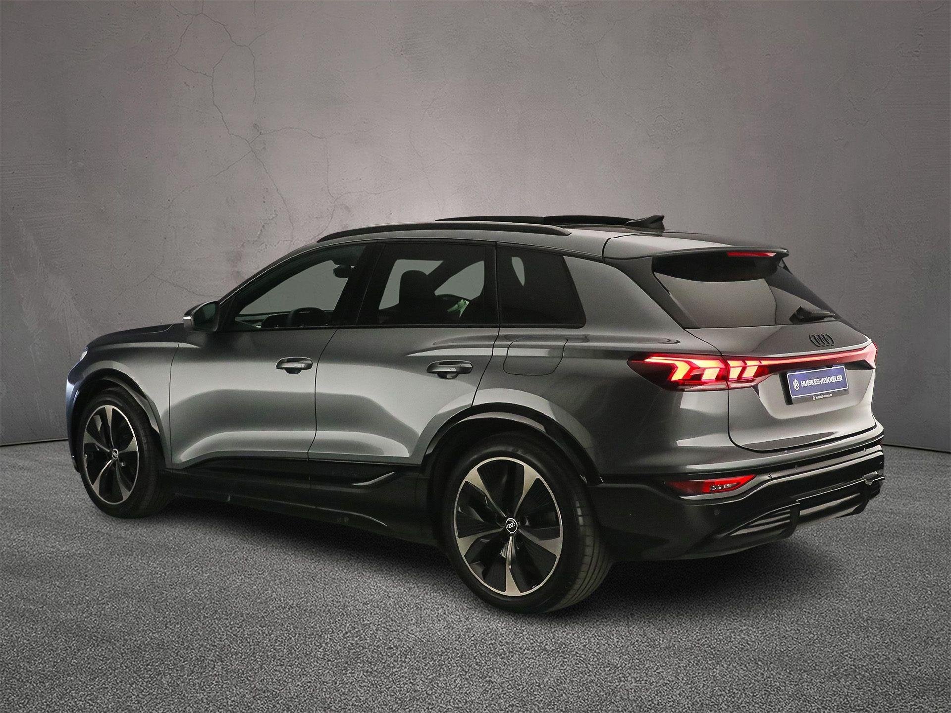 Audi SQ6 e-tron quattro 100 kWh | Panorama Dak | Apple/Andro, Auto's, Parkeerassistent, Gebruikt, 2325 kg, Leder