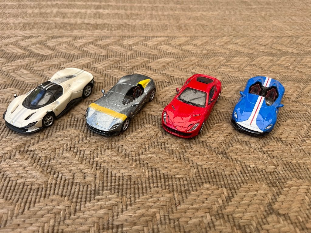 Burago 1:43 Ferrari - 4 stuks, Ophalen of Verzenden, Zo goed als nieuw, Auto, Overige merken