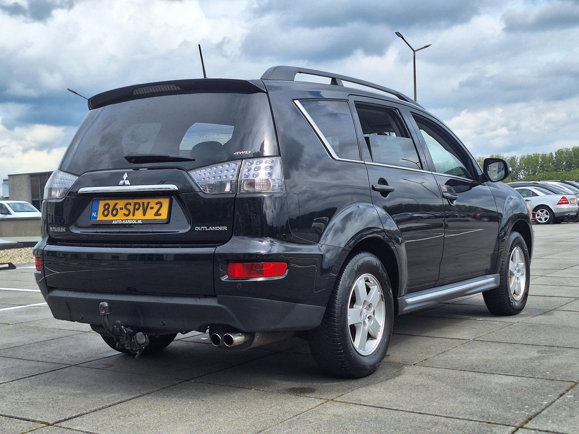 Mitsubishi Outlander €5950,-2.2 DI-D Edit.One E5 Navigatie, Euro 5, Zwart, 4 cilinders, 2000 kg
