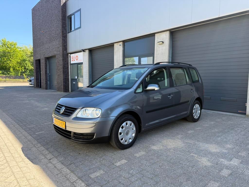 Volkswagen Touran 1.6 | AIRCO | CRUISECONTROL |, Auto's, Stof, 4 cilinders, Origineel Nederlands, Handgeschakeld