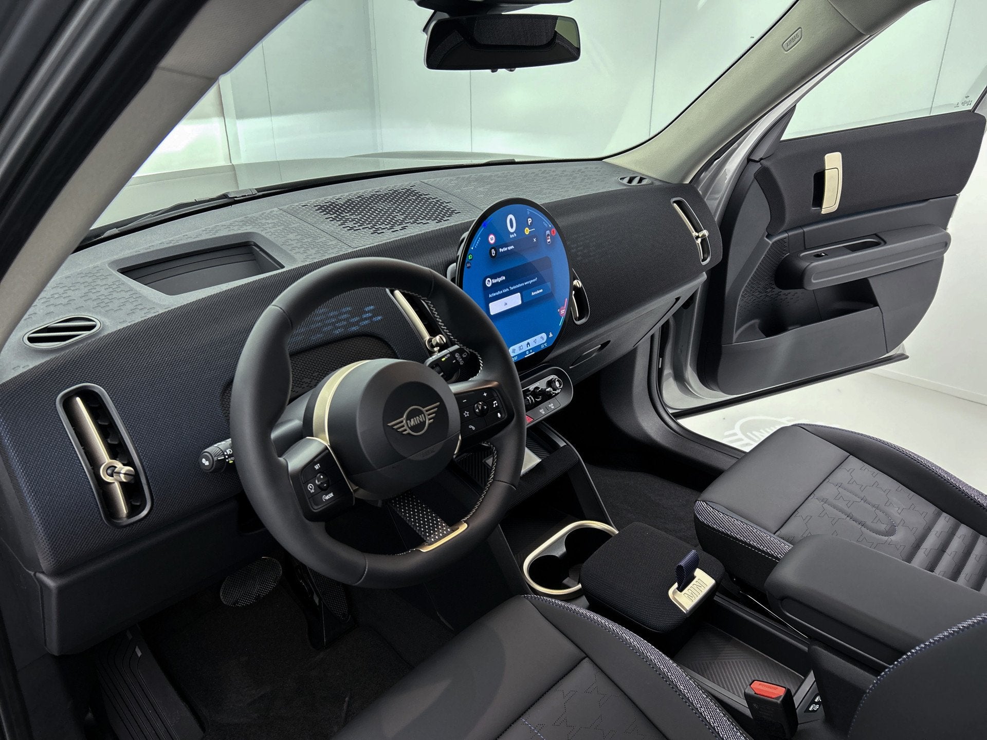 MINI Countryman C Automaat / Classic / Pakket M Plus / 18" A, Auto's, Dealer onderhouden, Stof, Zwart, Stoelverwarming