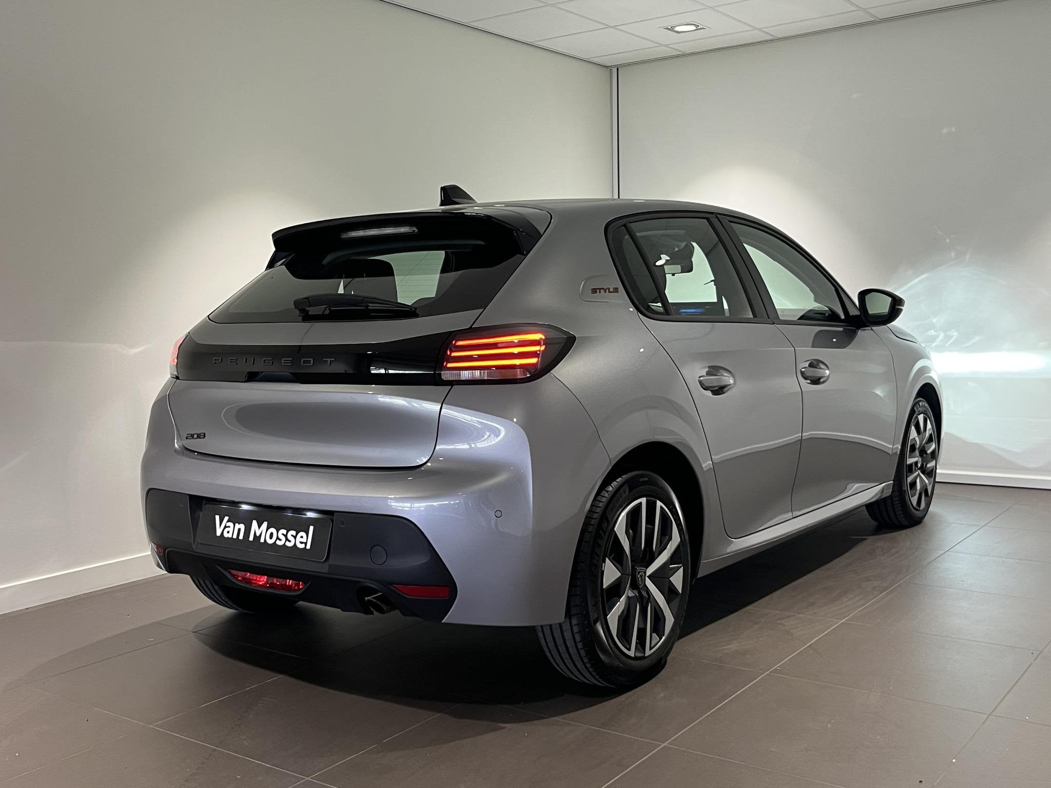 Peugeot 208 1.2 PureTech 100 Style | Draadloze Apple Carplay, Voorwielaandrijving, 12 maanden, Gebruikt, Euro 6