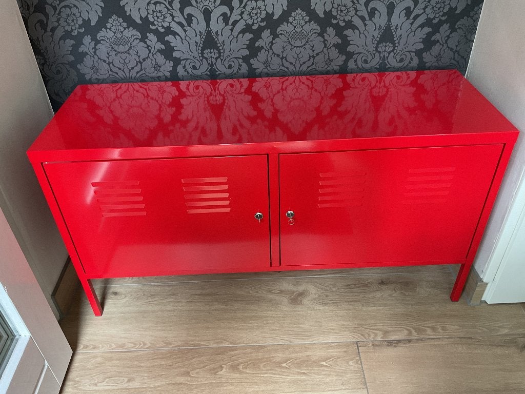 Kast, rood Ikea, Ophalen, Zo goed als nieuw